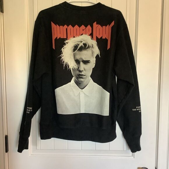 Justin Bieber 2016 World 🌎 Tour Sweatshirt  🤩😎🥰❤️ - Picture 1 of 7